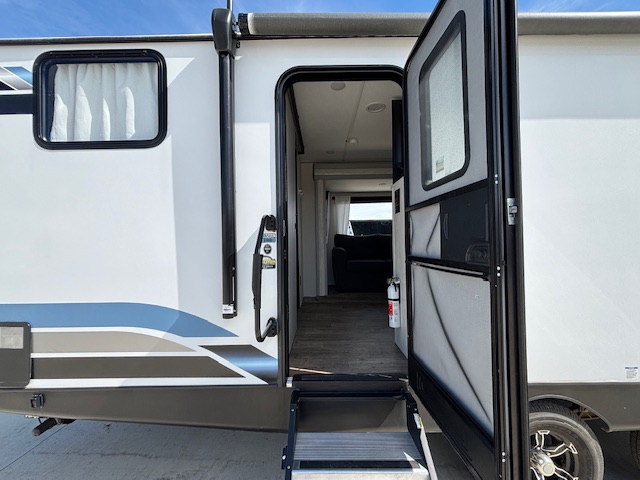 2022 Forest River Vibe 28BH - Image 10