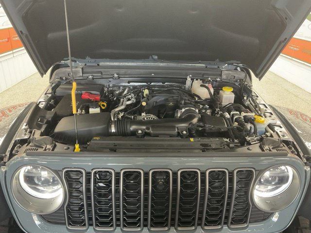 2025 Jeep Gladiator Sport S 4x4 - Image 11