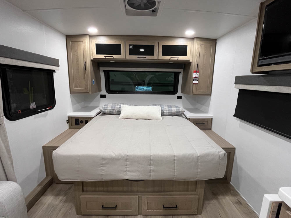 2027 Forest River Rockwood Mini Lite 2109S - Image 16