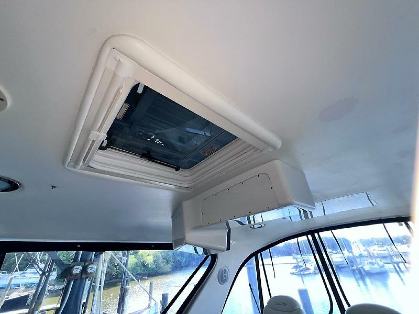 2003 Sea Ray 480 Sedan Bridge - Image 28