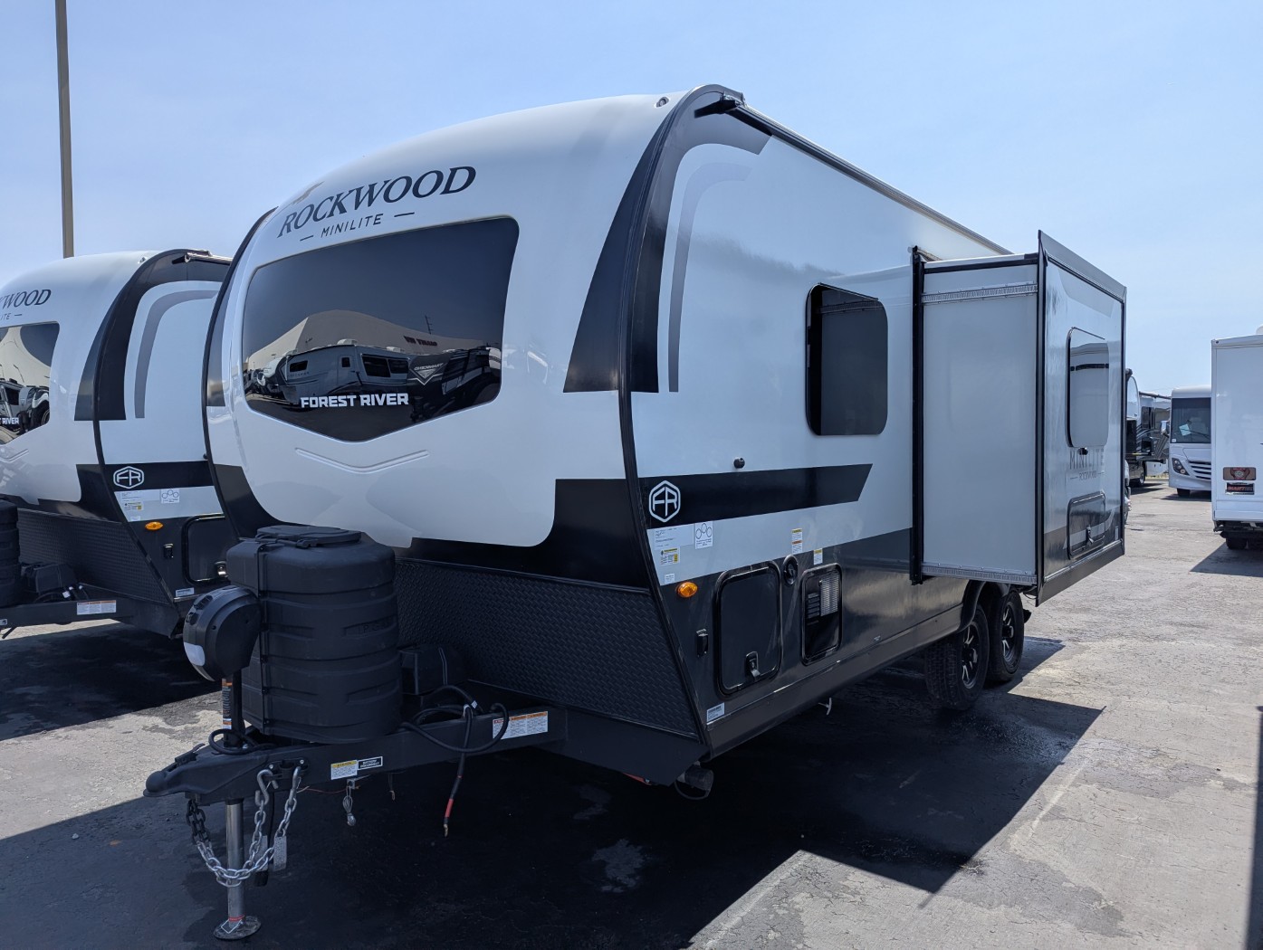 2026 Forest River Rockwood Mini Lite 2109S - Image 3