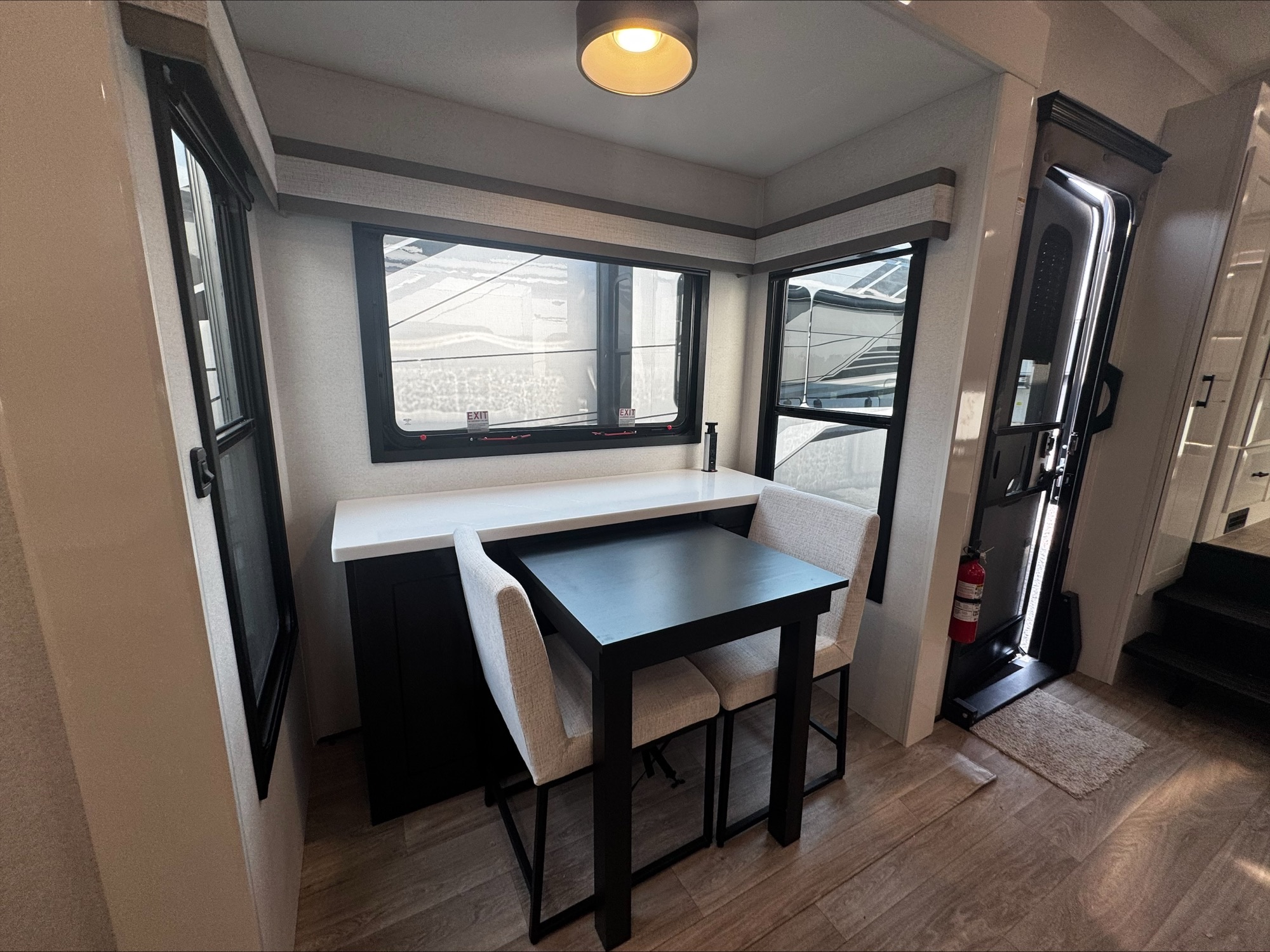 2027 JAYCO PINNACLE 39FLOK - Image 9