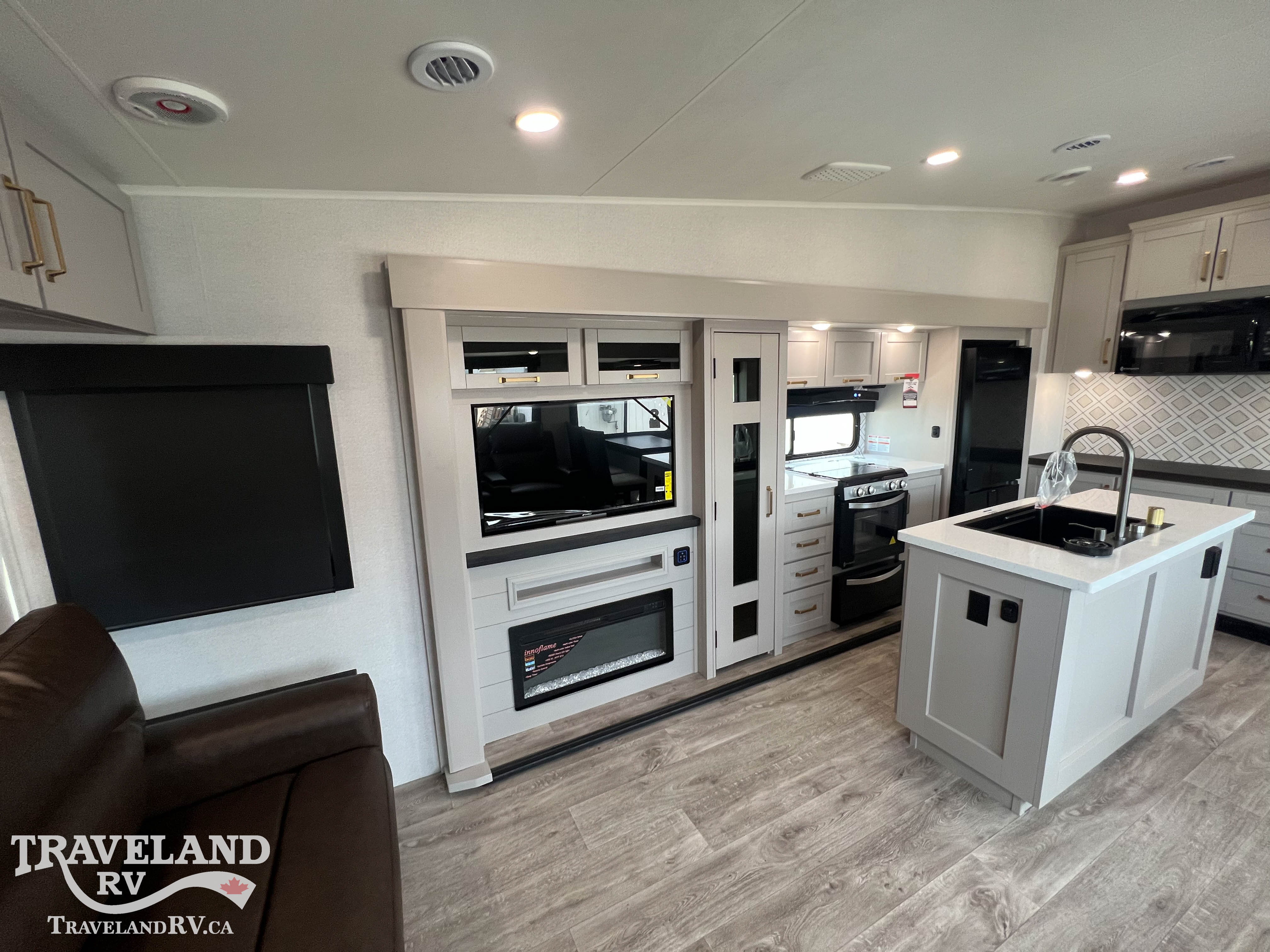 2026 Heartland Sundance Fifth Wheel 29RLCS - Image 12