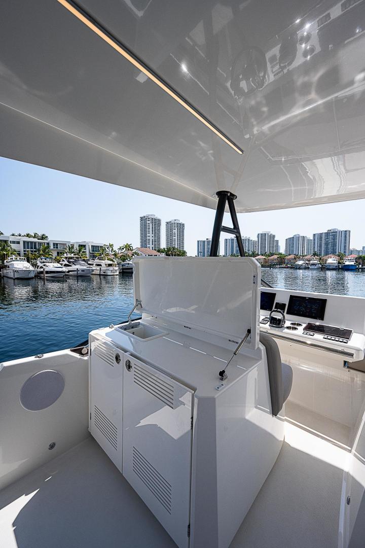 2022 Prestige 520 Fly - Image 13