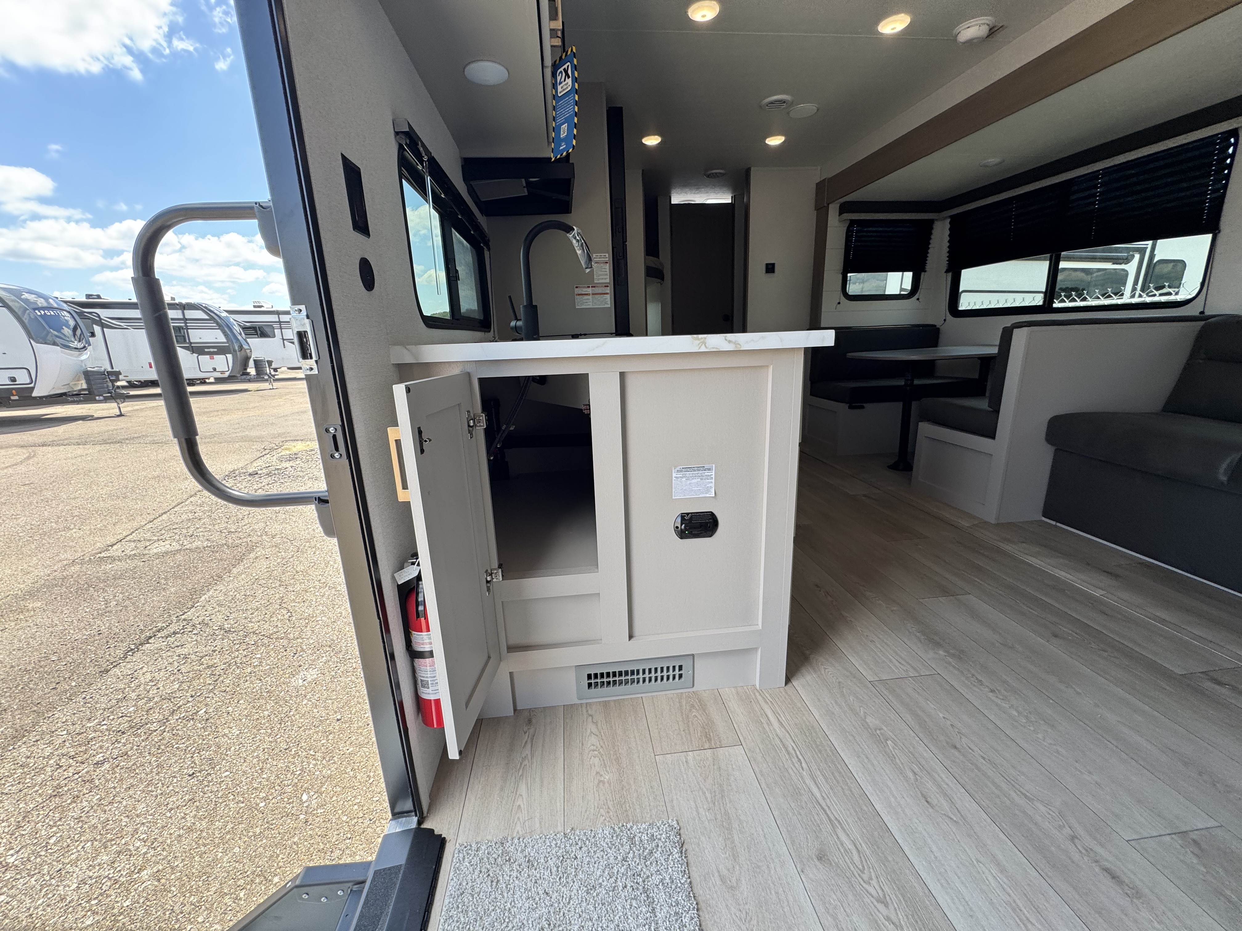 2027 Jayco Jay Flight SLX 261BHS - Image 12
