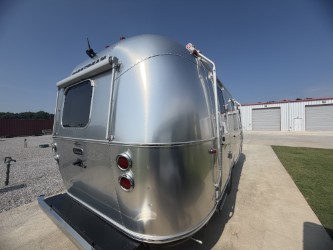 2022 AIRSTREAM CARAVEL 22FB - Image 2