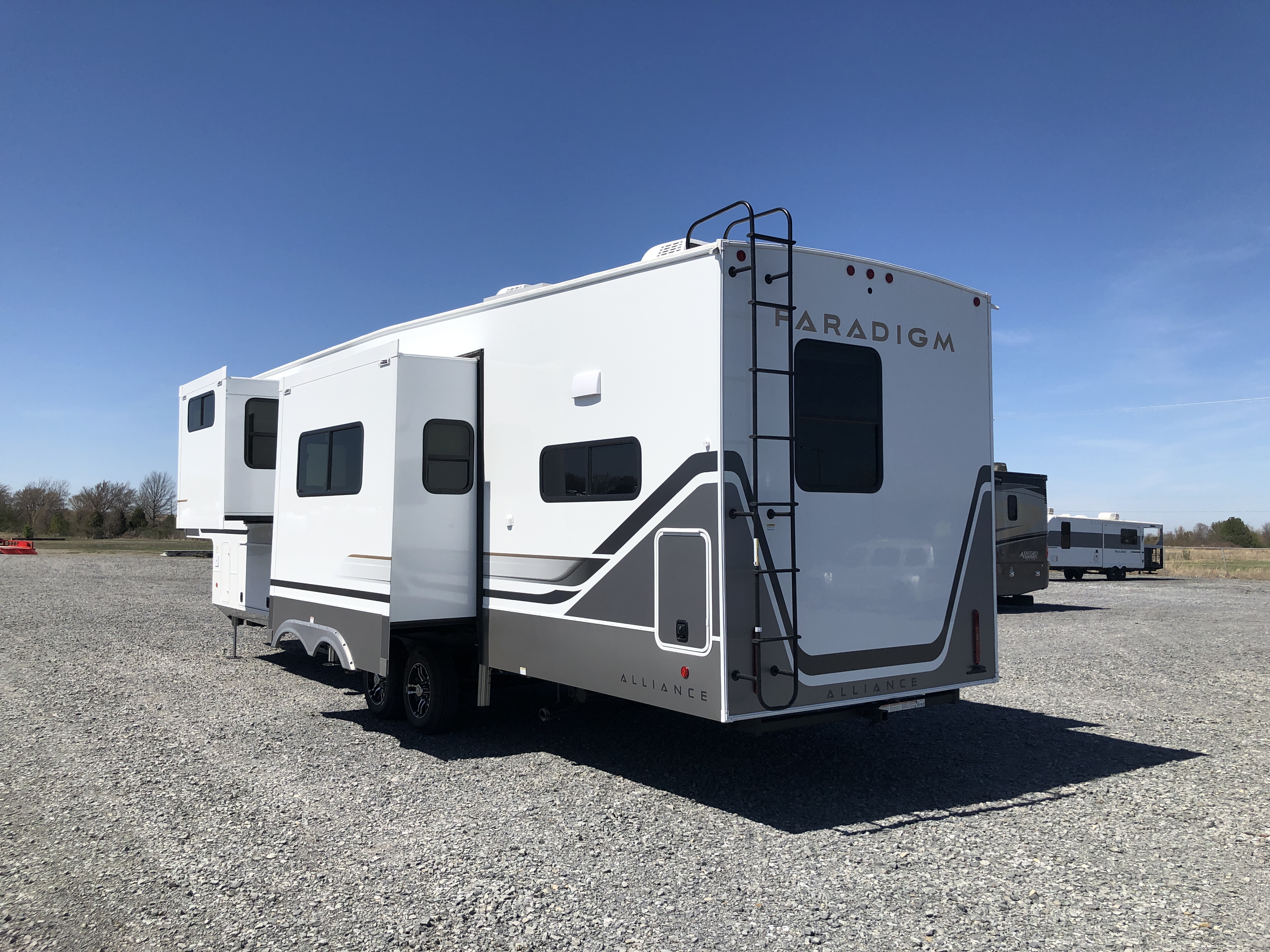 2026 Alliance RV Paradigm 382RK - Image 5