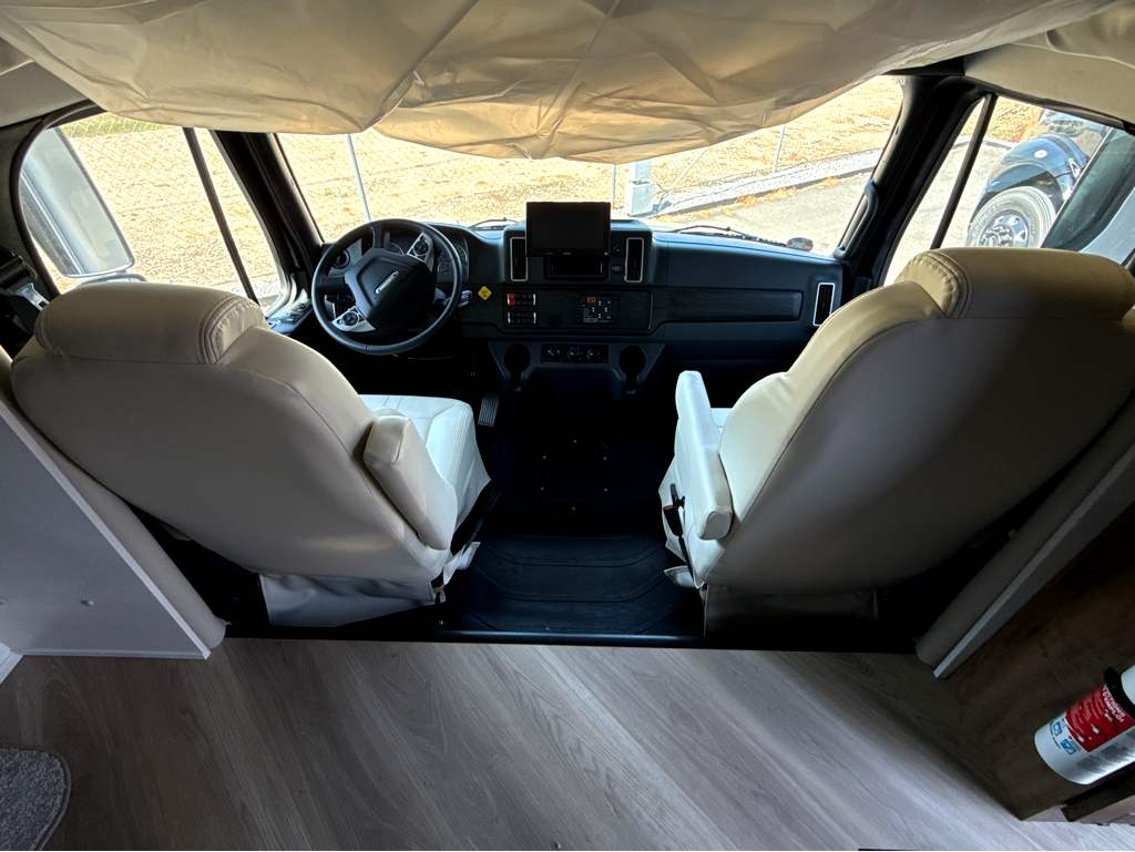 2026 ENTEGRA COACH ACCOLADE 37M - Image 9