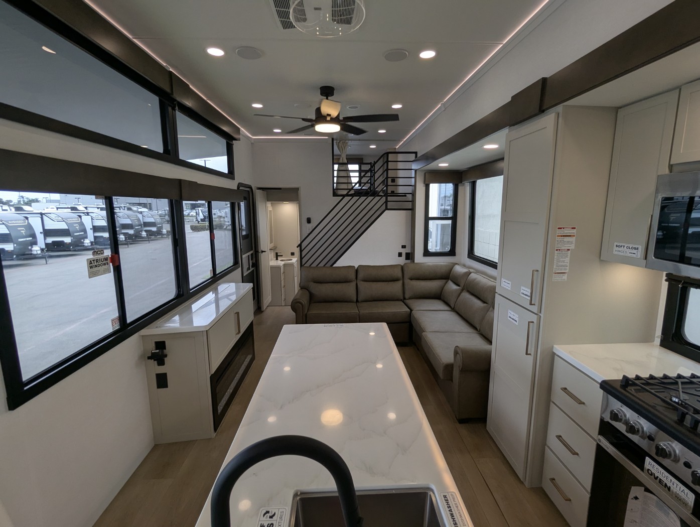 2027 Alliance RV Benchmark 44LFT - Image 41