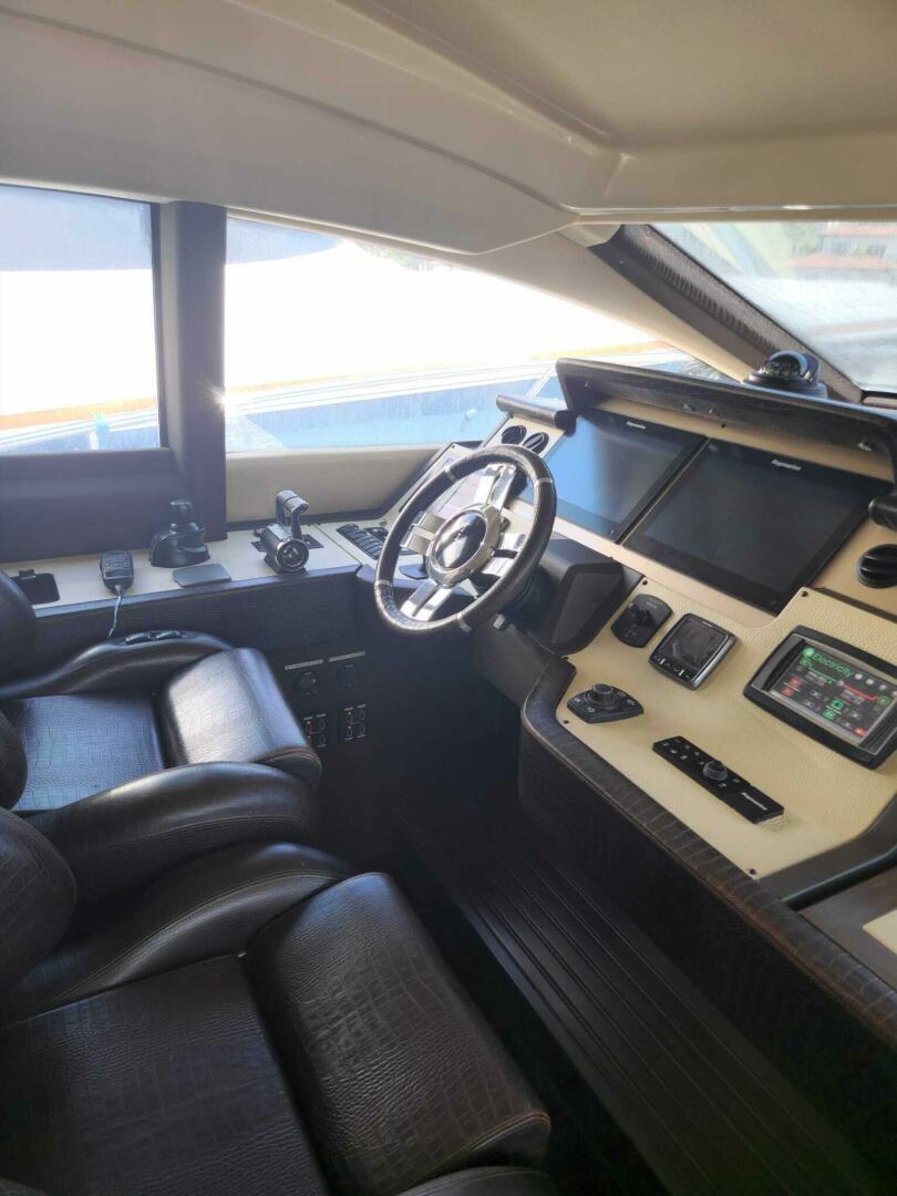 2014 Azimut Flybridge - Image 51