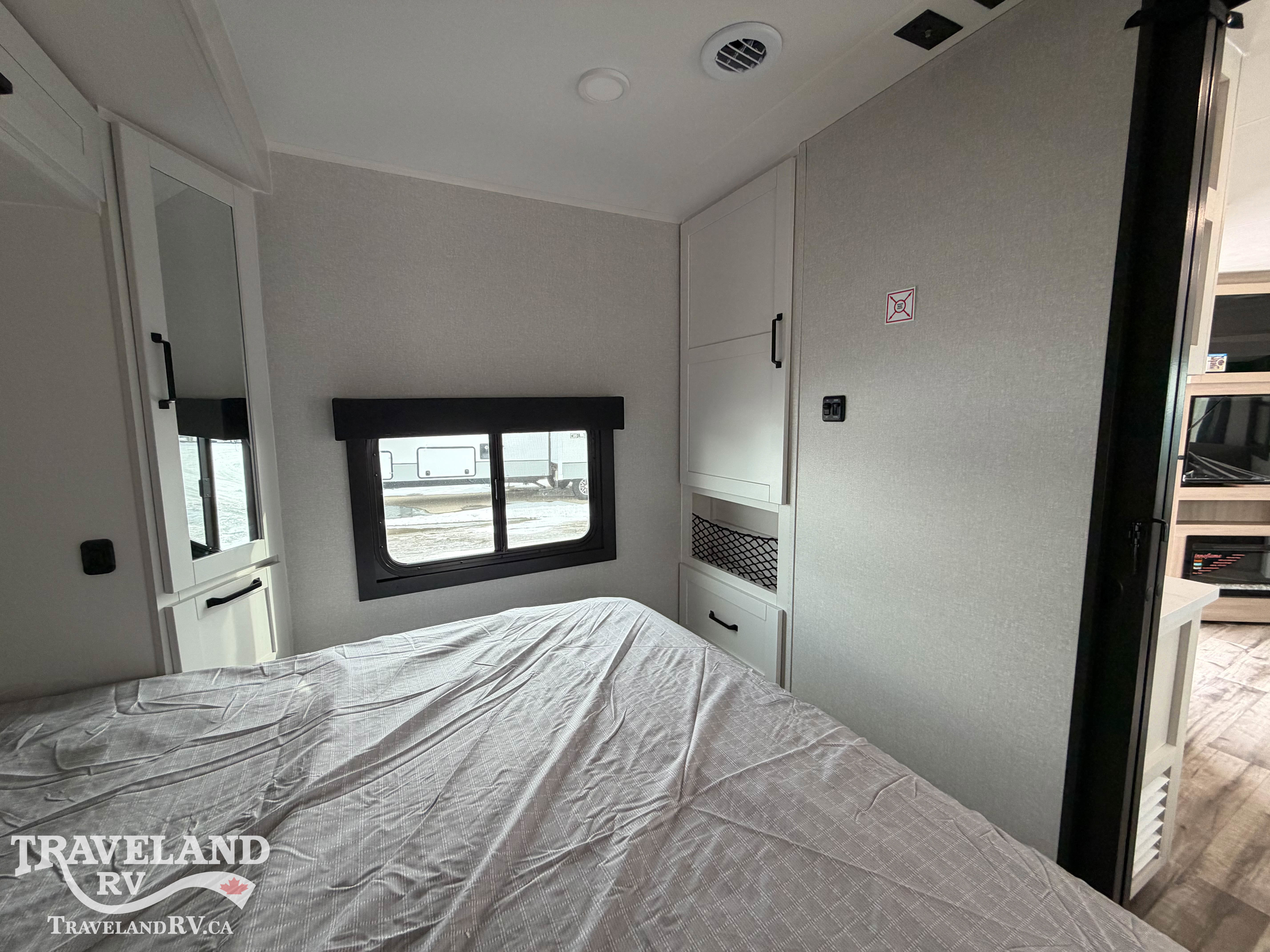 2026 Highland Ridge Roamer Light Duty 27RBOS - Image 14