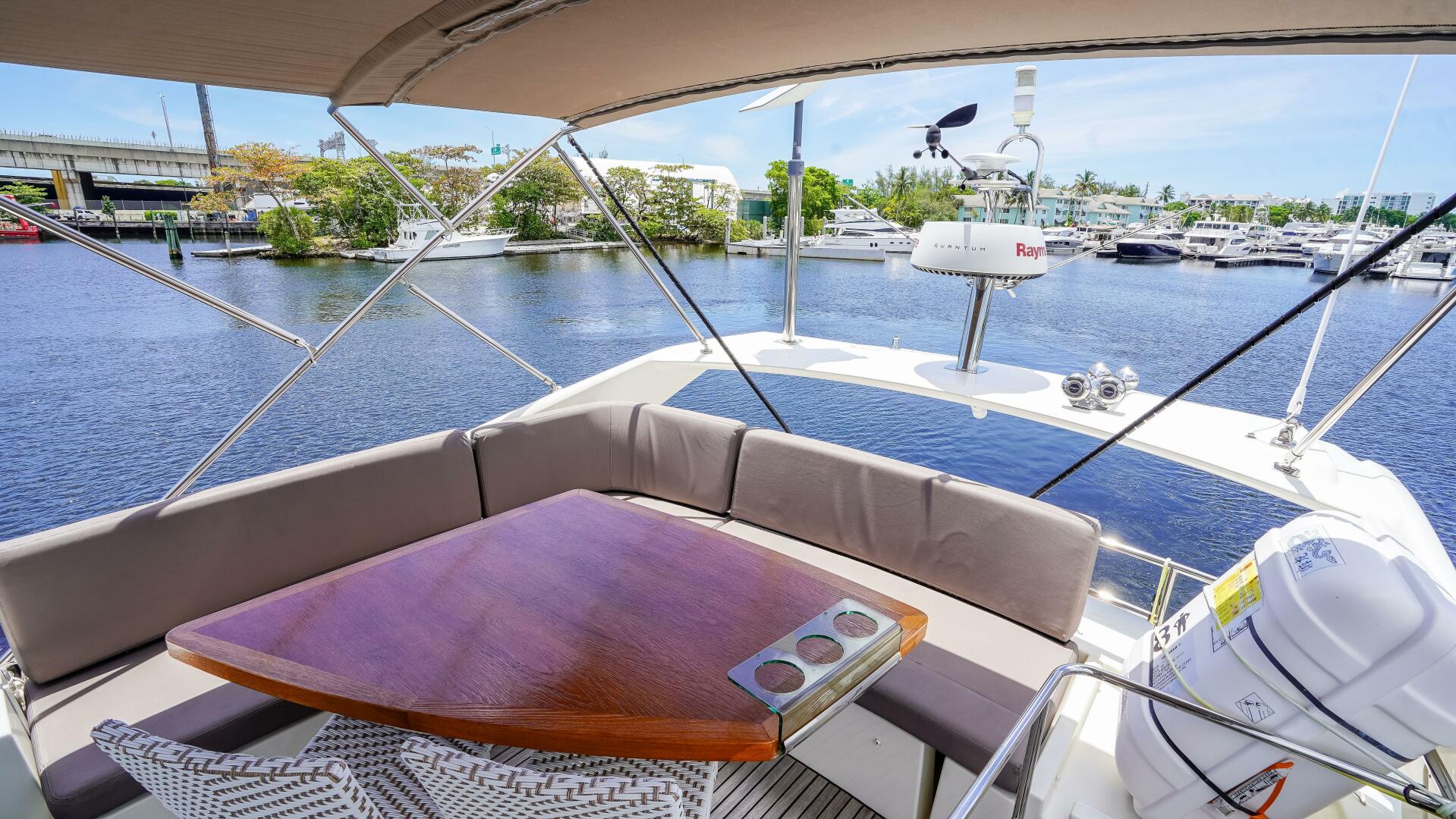 2018 Prestige 500 Flybridge - Image 28
