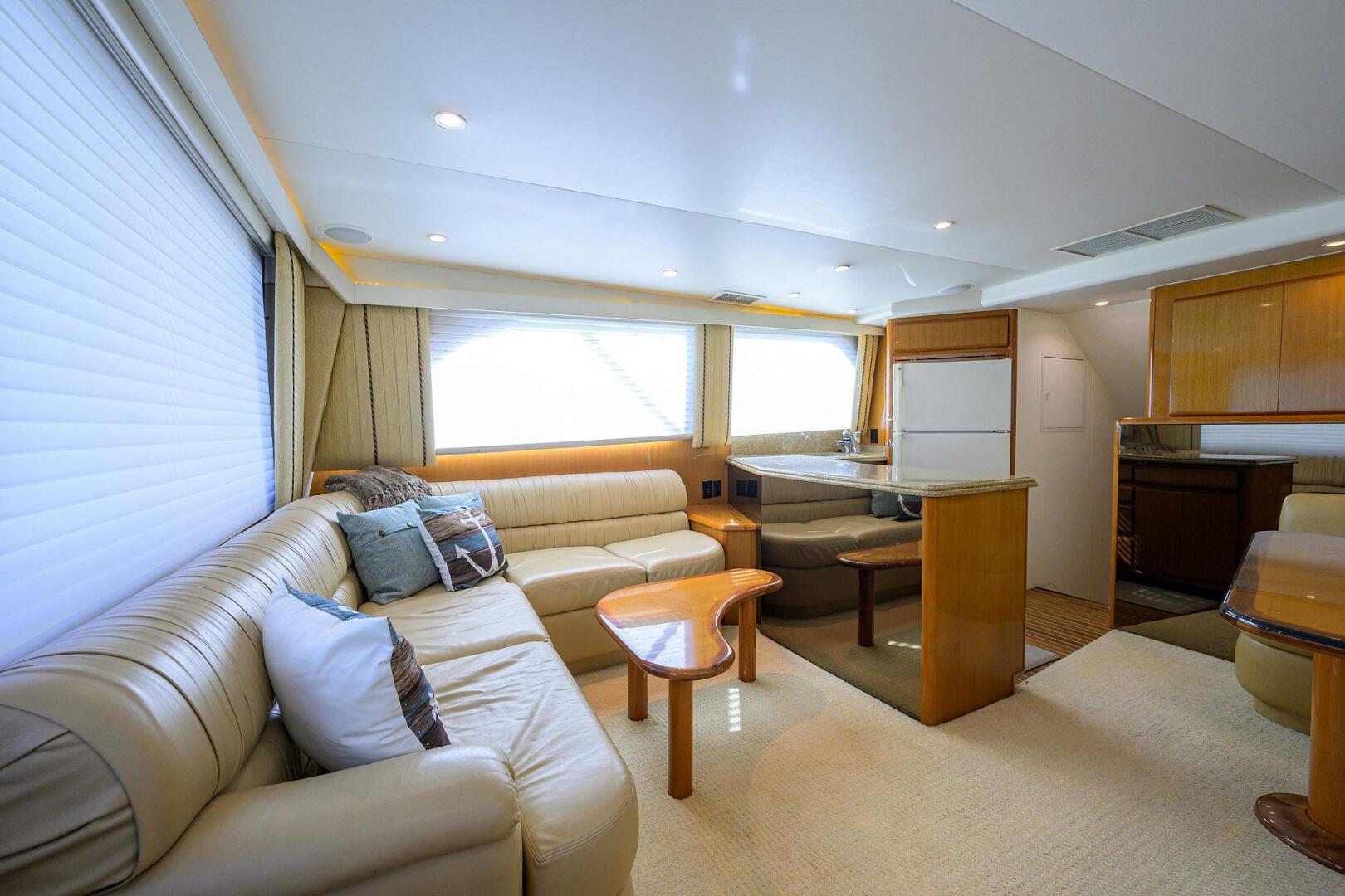 2000 Viking 50 Convertible - Image 10