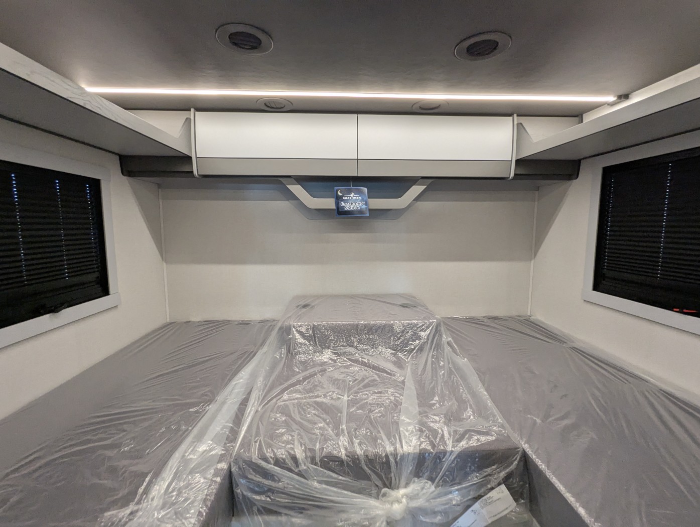 2026 Coachmen Euro 25TB - Image 21