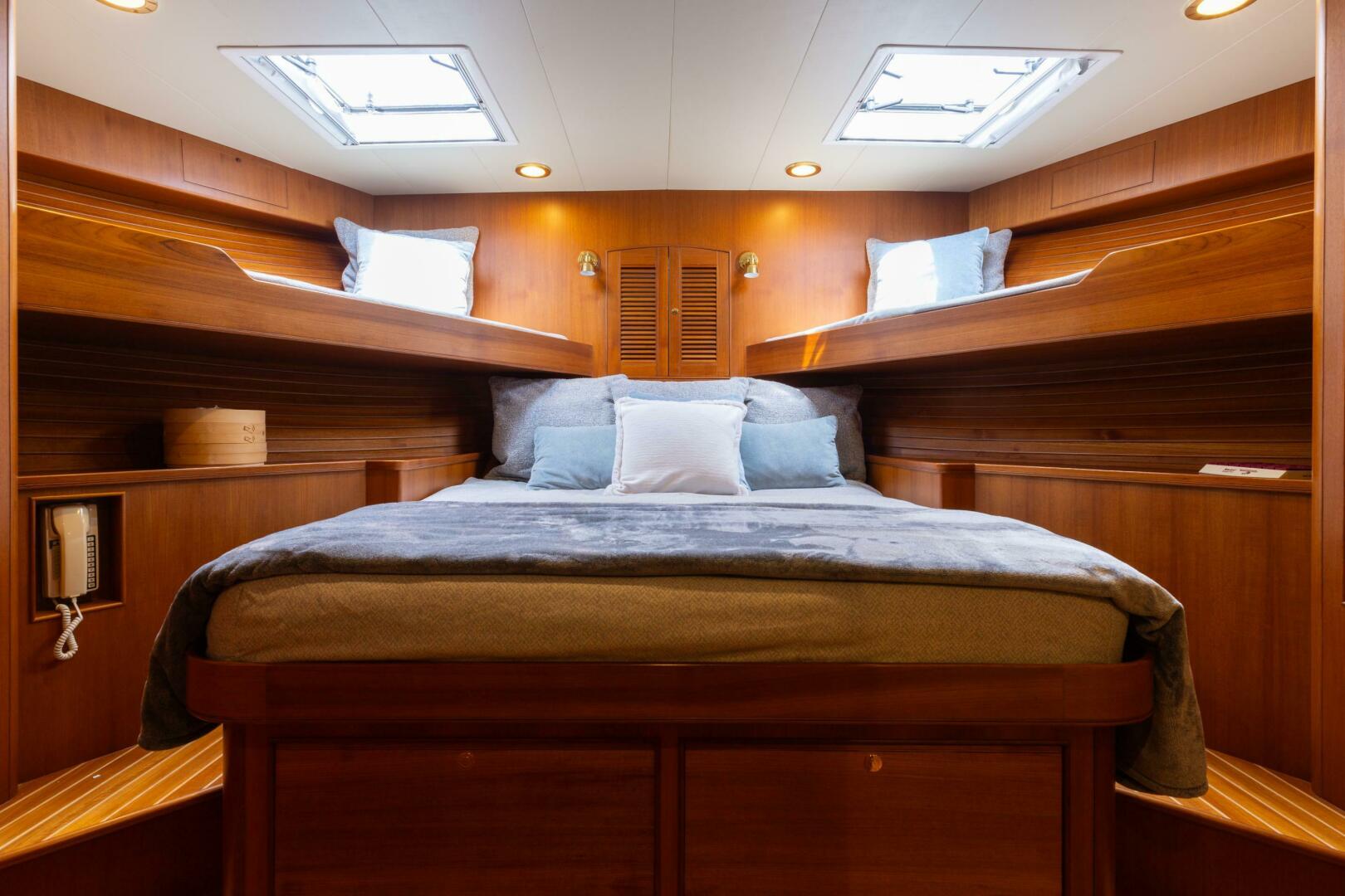 2016 Marlow EXPLORER 88E - Image 20