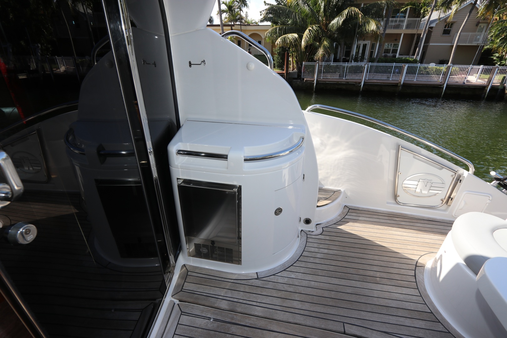 2005 Neptunus 56 Express - Image 8