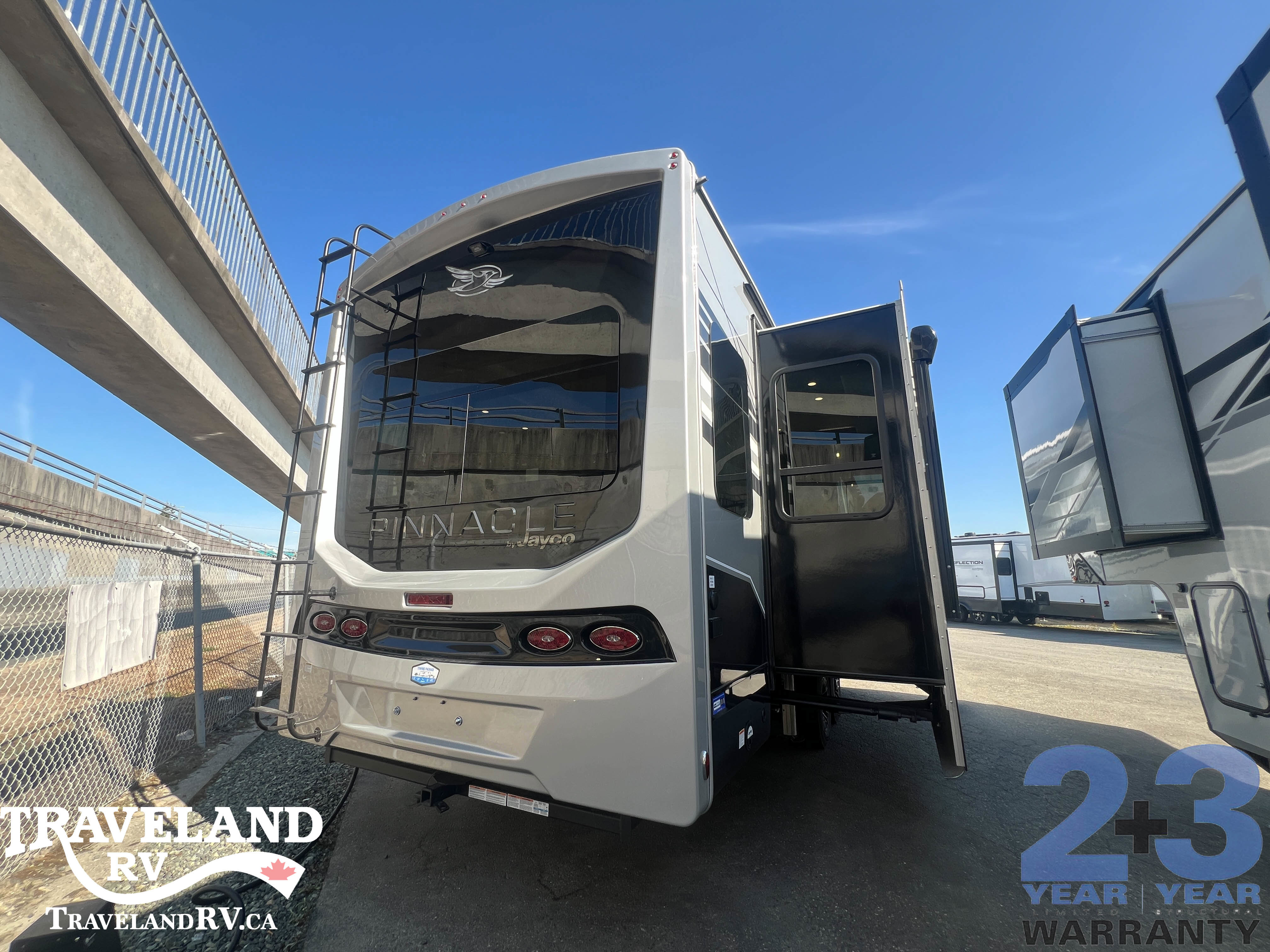 2026 Jayco Pinnacle 32RLTS - Image 6