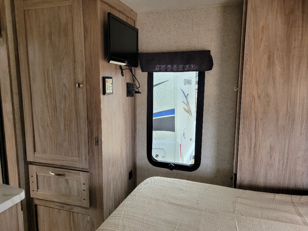 2018 Forest River Forester 2401R MBS - Image 32