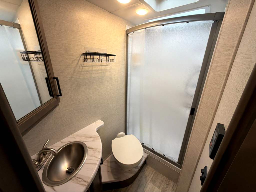2025 Thor Motor Coach MAGNITUDE GA24 - Image 23