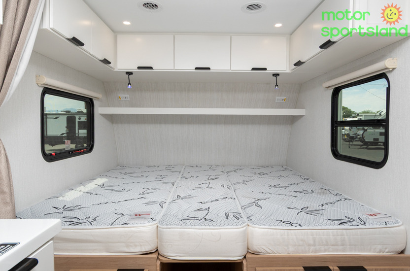 2027 Winnebago Micro Minnie 2000TRB - Image 24