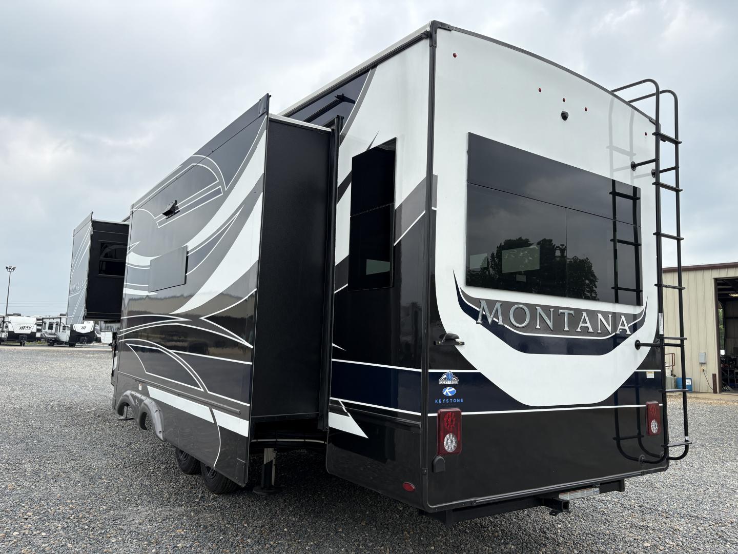 2025 Keystone Montana 3123RL - Image 6
