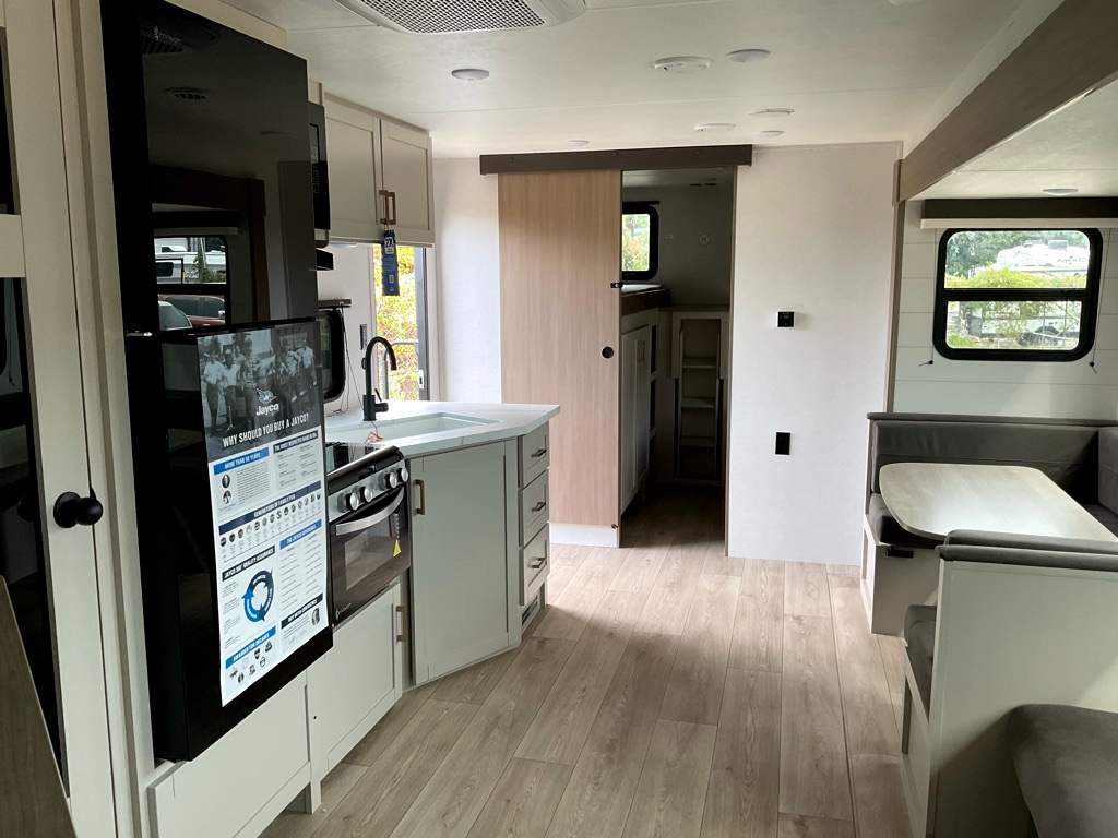2027 JAYCO Jay Flight 295TBS - Image 9