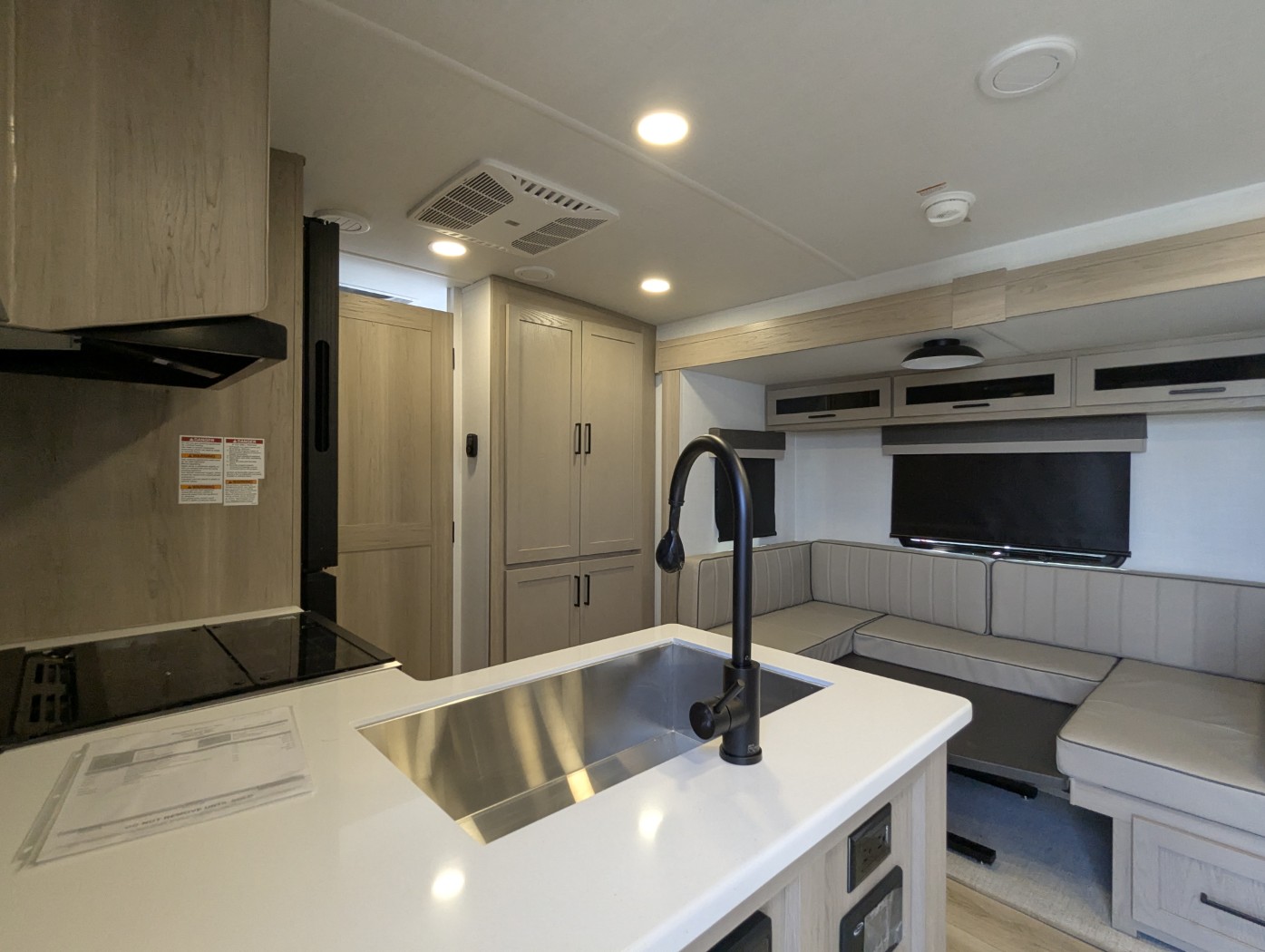2026 Forest River Rockwood Mini Lite 2214S - Image 10