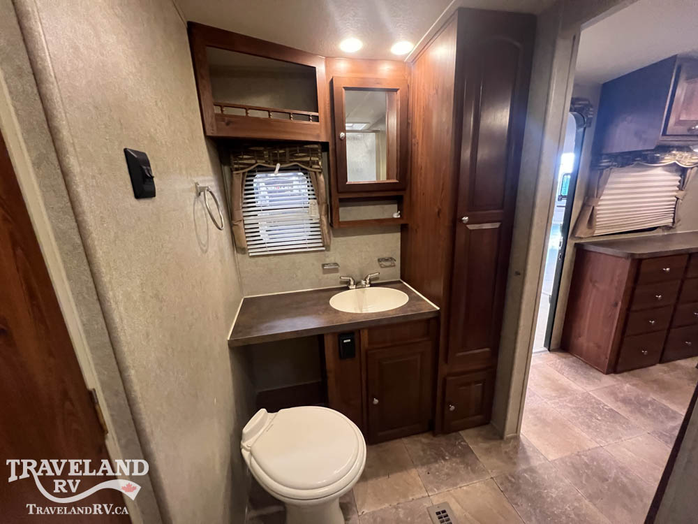 2013 FOREST RIVER ROCKWOOD ULTRA LITE 8315BSS HANDYMAN SPECIAL - Image 17