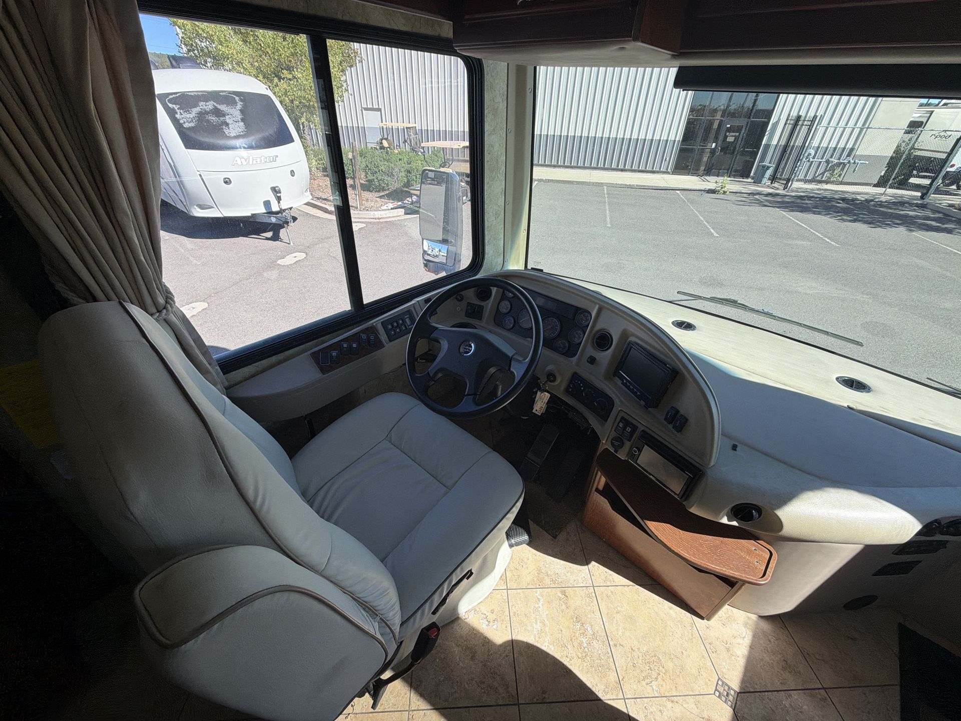 2013 Fleetwood Expedition 38B - Image 18