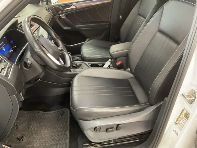 2022 Volkswagen Tiguan Utility 4D SE R-Line Black 2WD - Image 13