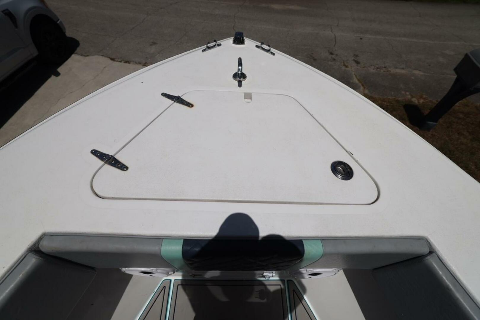 2001 Contender 27 Open - Image 17