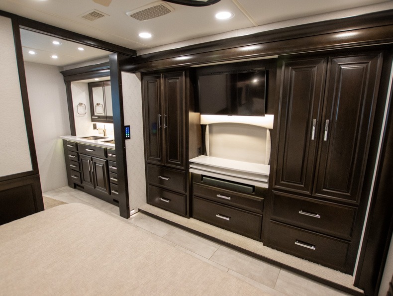 2022 Entegra Coach Anthem 44Z - Image 23