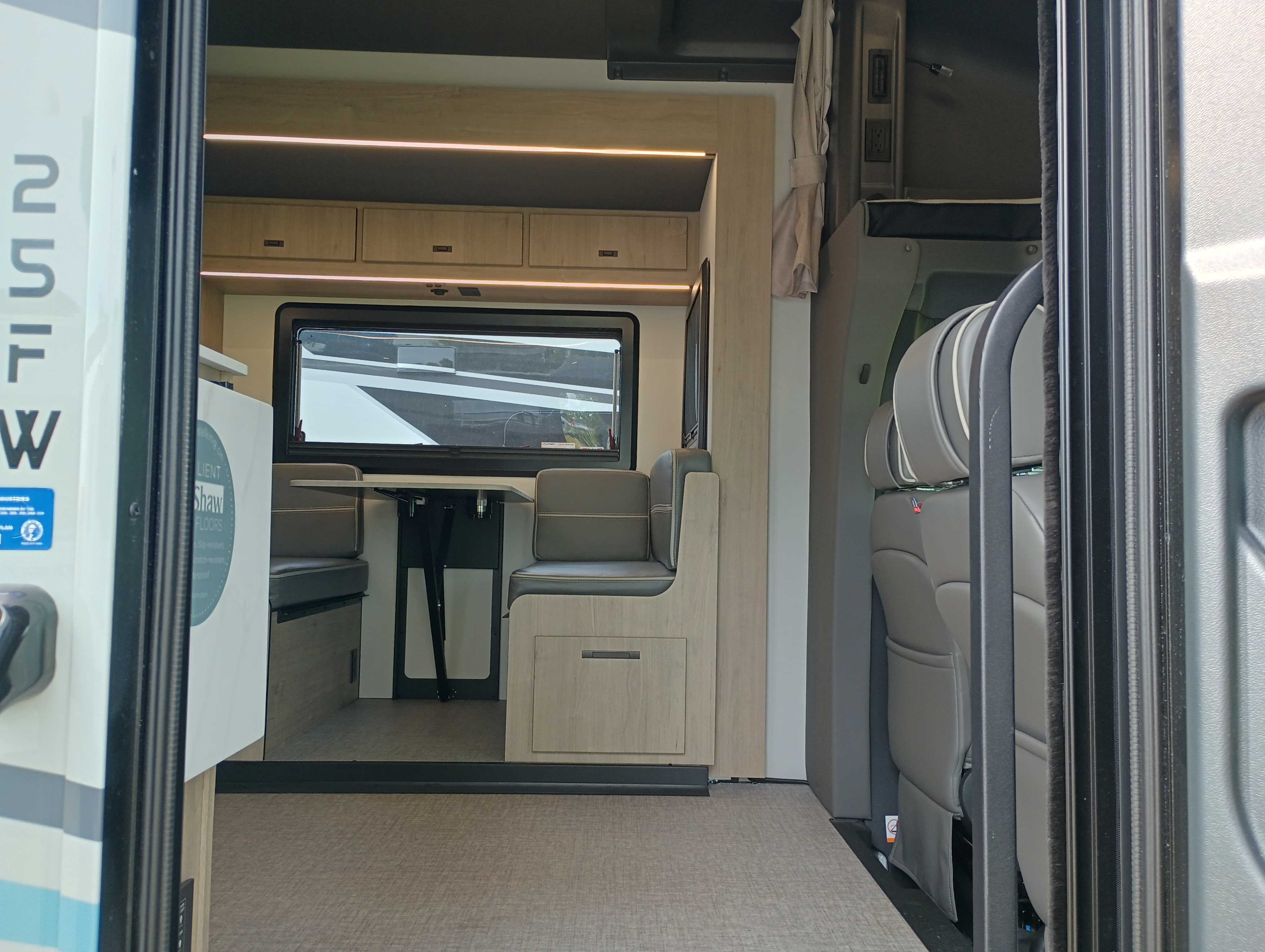 2027 Grand Design Lineage Series M 25FW - Image 5