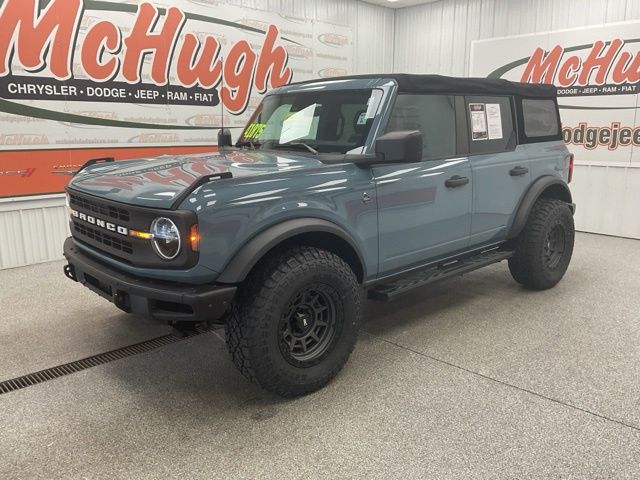 2022 Ford Bronco Utility 4D Black Diamond 4WD - Image 1
