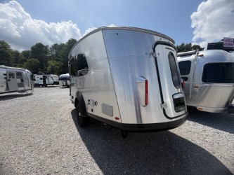 2024 AIRSTREAM Basecamp 20X REI - Image 8
