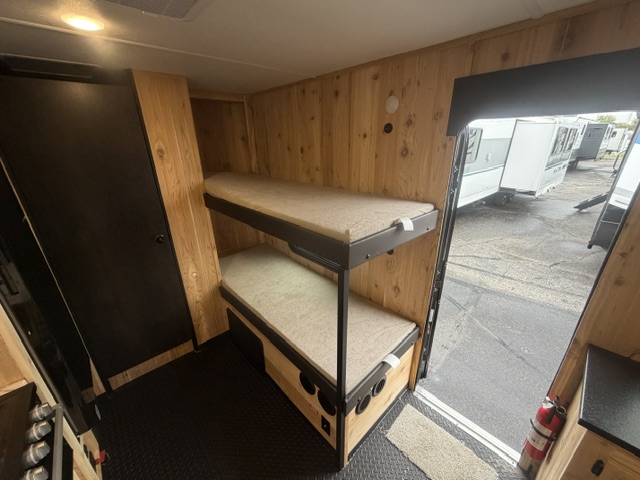 2027 CHEROKEE GREY WOLF 21JBH - Image 31