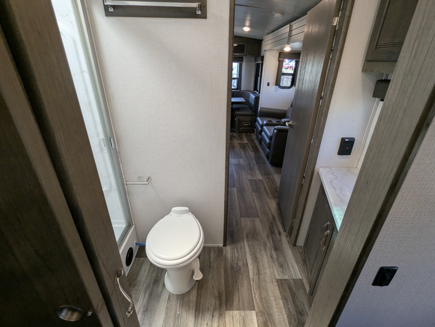 2021 Keystone Cougar Half-Ton West 25RDSWE - Image 37