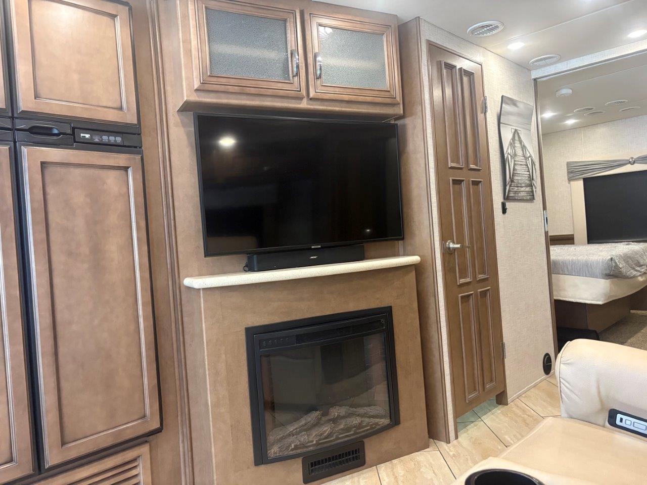 2021 Newmar Bay Star 3401 - Image 14