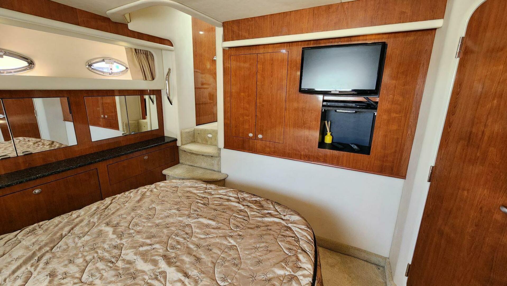 2004 Sea Ray 390 Motor Yacht - Image 54