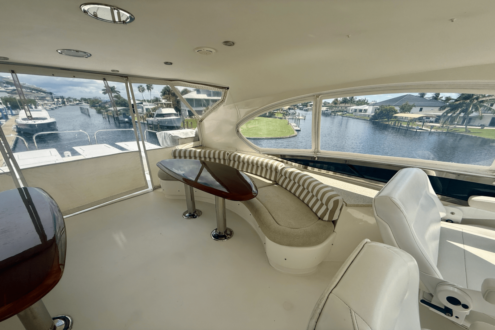 2005 68 FLYBRIDGE - Image 14