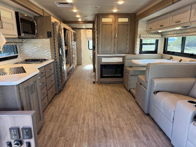 2026 Thor Motor Coach Inception 38XL - Image 7