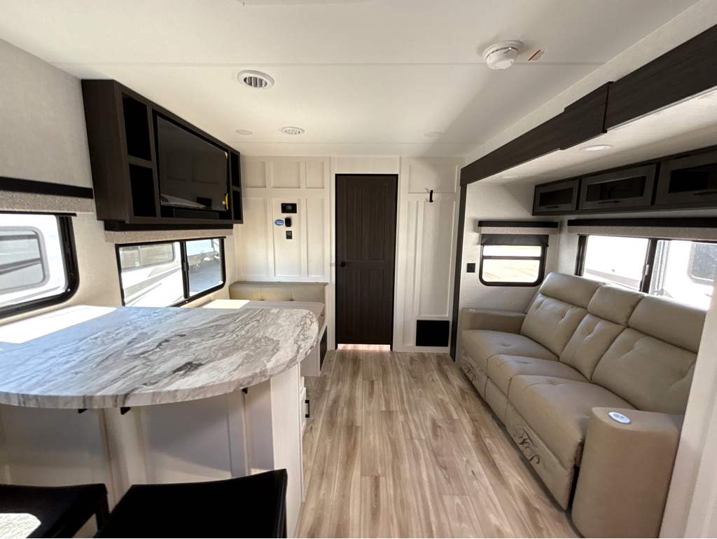 2026 VENTURE RV SPORTTREK 271VRB - Image 8