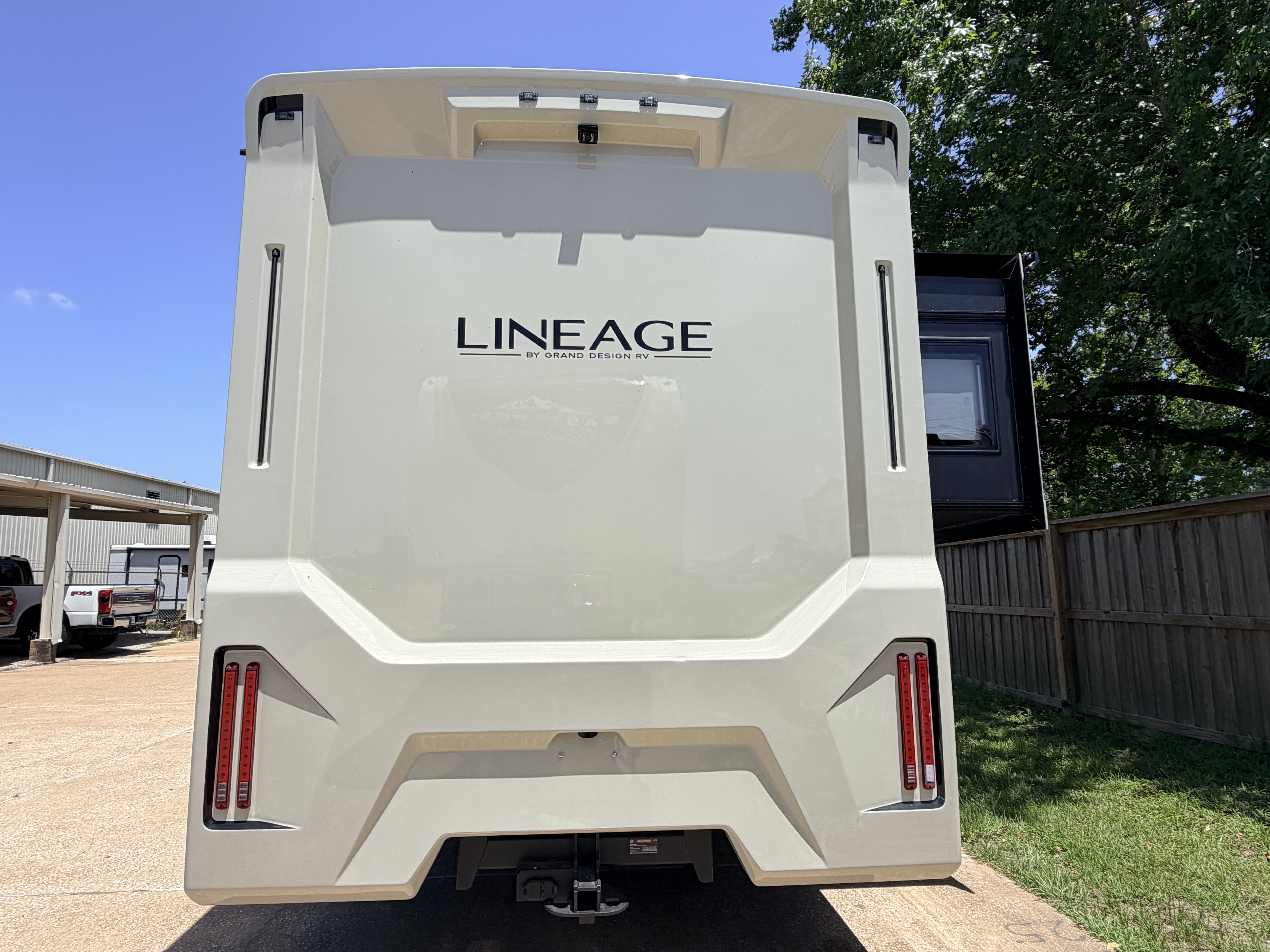 2027 Grand Design Lineage Series F 31ZW5 - Image 6