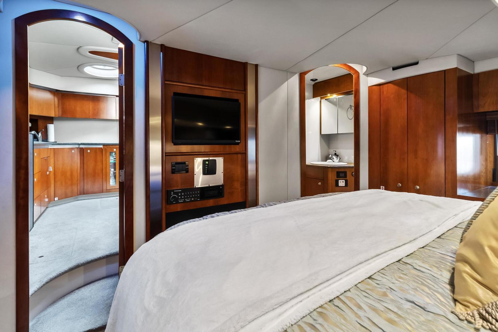 2007 Cruisers 520 Express - Image 26