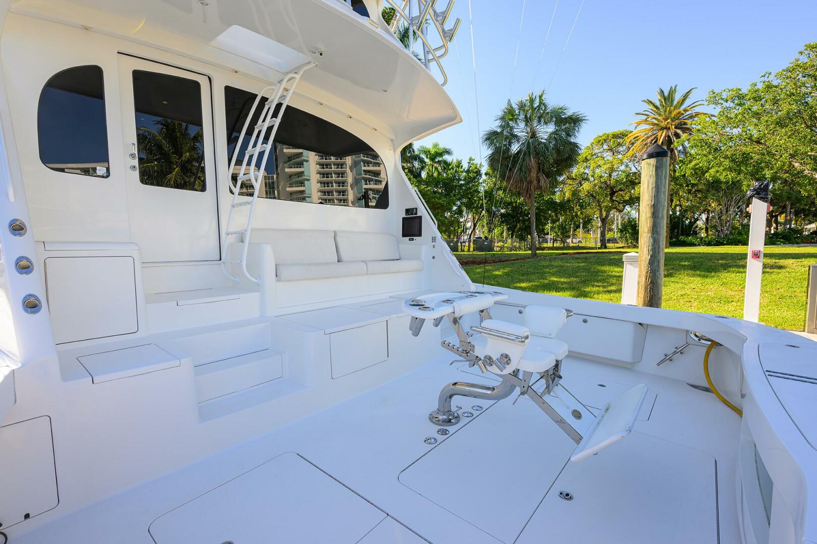 2014 Viking 76 Enclosed Bridge - Image 60
