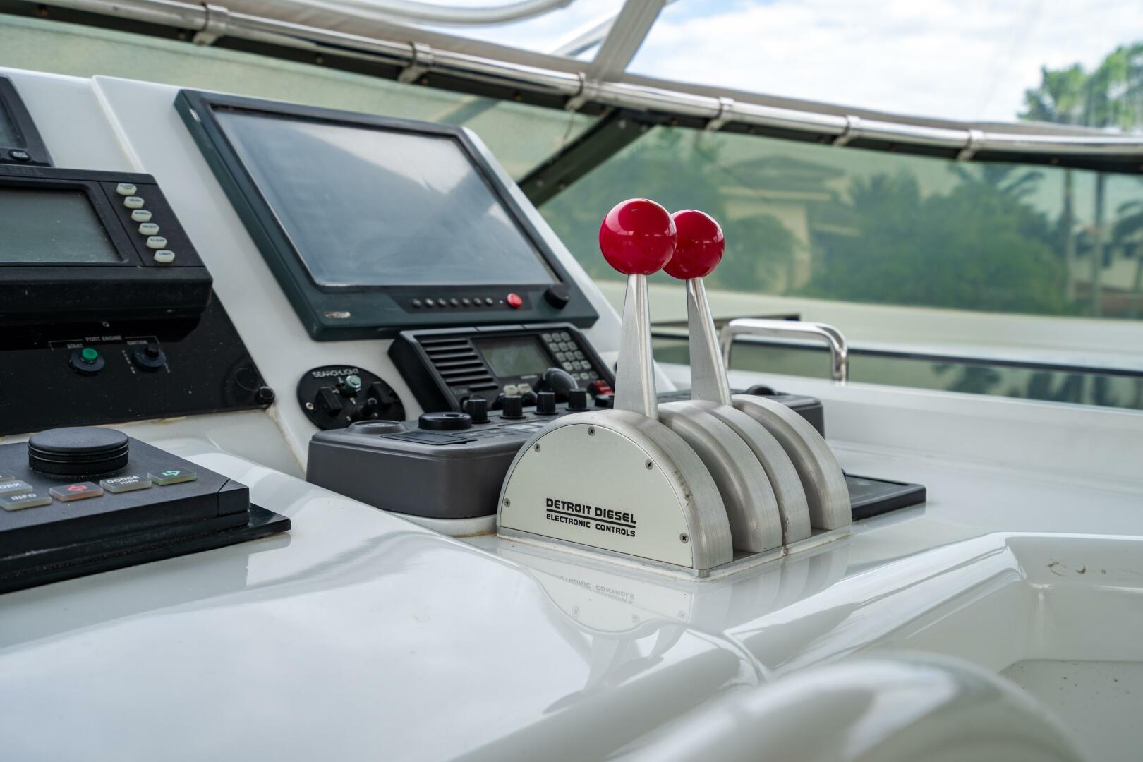 2001 Hatteras 100 Motor Yacht - Image 79