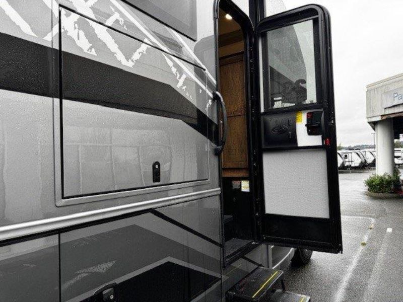 2026 Entegra Coach Accolade 37K - Image 5