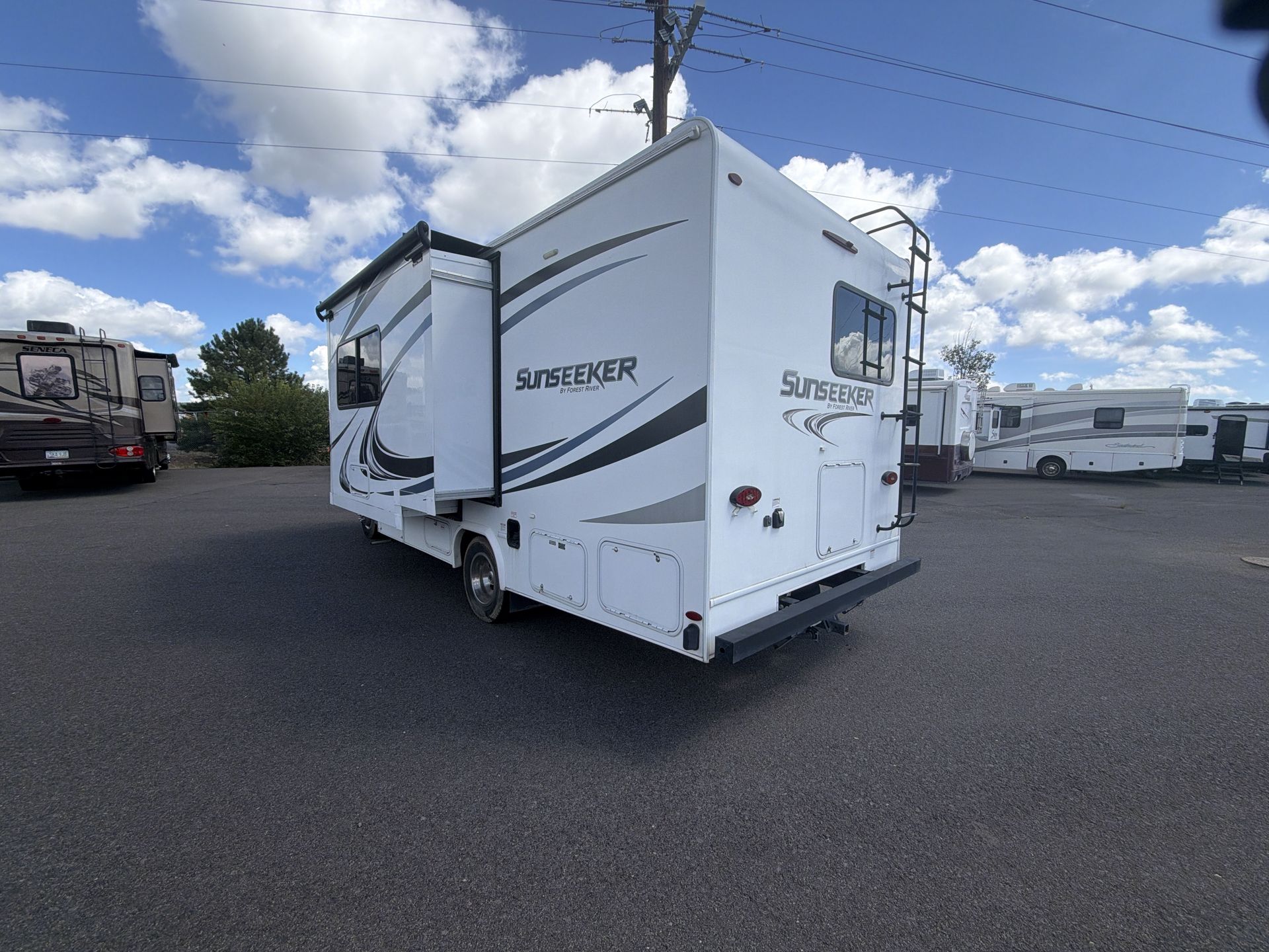 2020 Forest River Sunseeker 2290S - Image 15