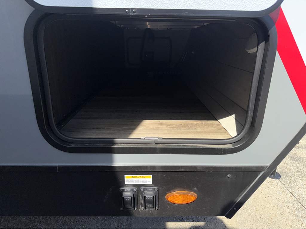 2026 VENTURE RV STRATUS 302VBH - Image 7
