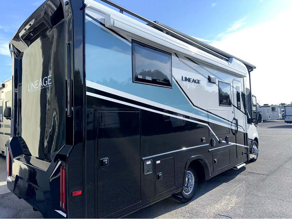 2026 Grand Design Lineage Series M 25TK - Image 4